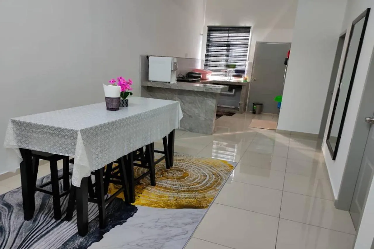 Oyo Homes 90611 Homestay D'Emas Malacca ホテル