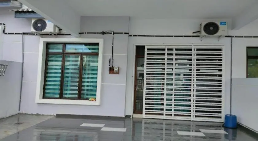 Oyo Homes 90611 Homestay D'Emas Malacca