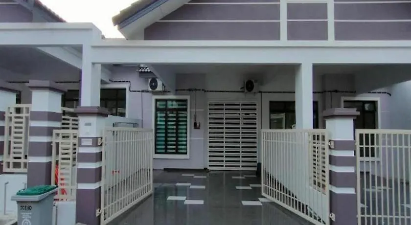 Oyo Homes 90611 Homestay D'Emas Malacca Hotel