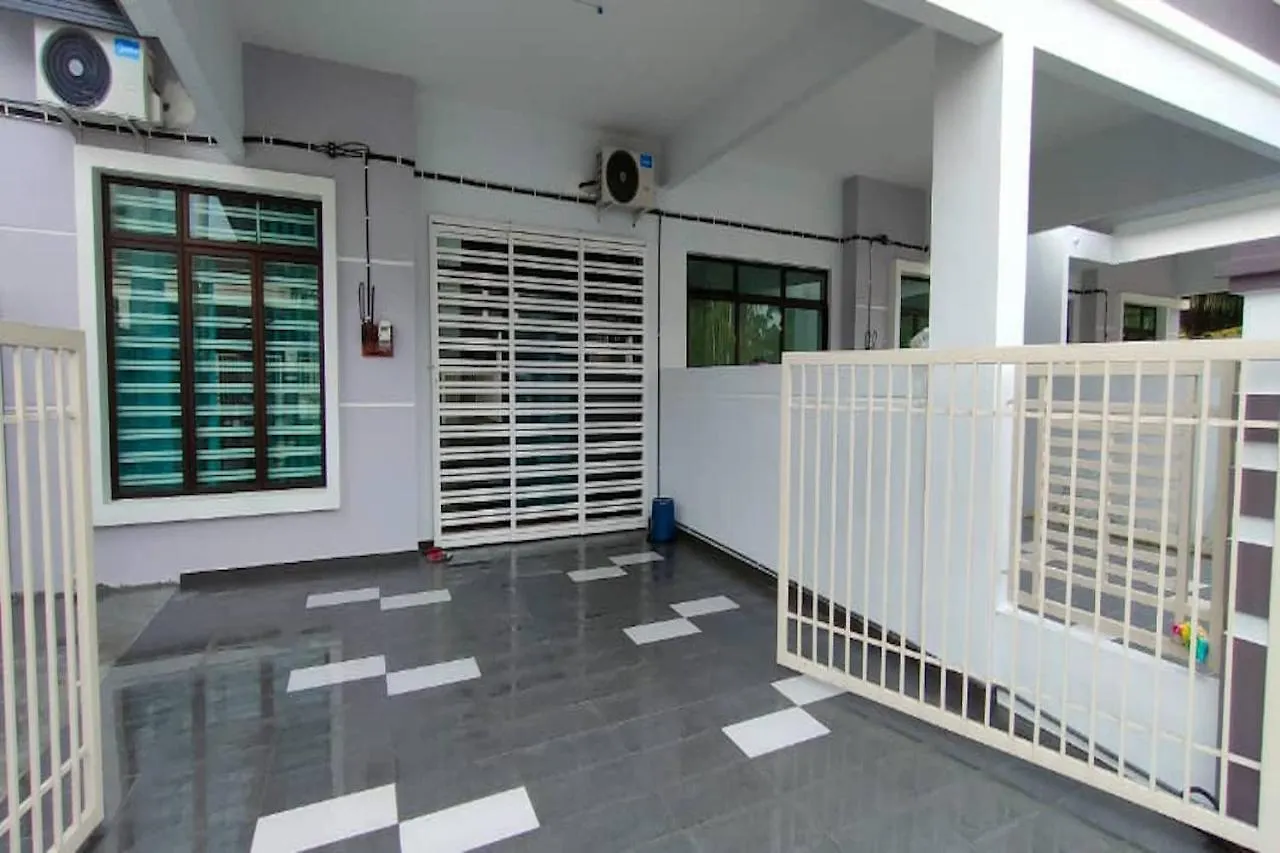 Oyo Homes 90611 Homestay D'Emas Malacca 2*,  Malaysia